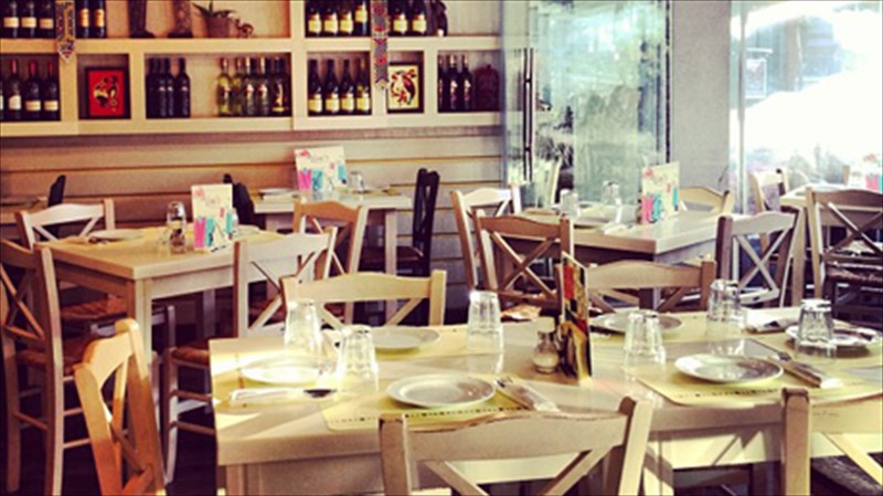 kozis-i-notia-afriki-sto-burger-mas