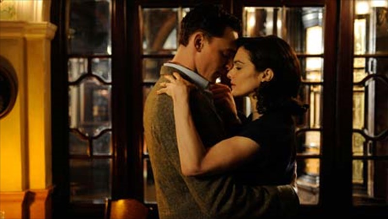 apagoreumeni-agapi-se-metapolemiko-fonto