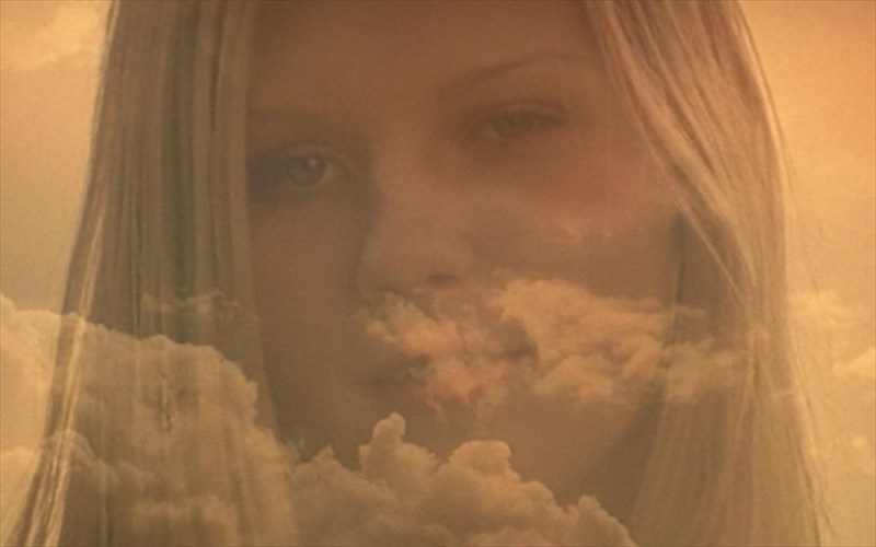 i-anoiksi-sto-sinema-autoxeires-parthenoi