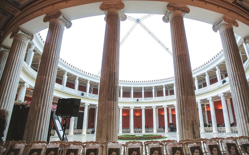 mathainontas-kainourgies-lekseis-stin-ebdomada-ellinikis-modas