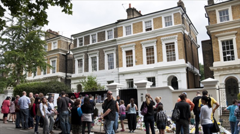 to-spiti-tis-amy-winehouse-pros-polisi