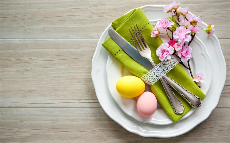 pente-idees-gia-apolaustiko-pasxalino-geuma-stin-athina