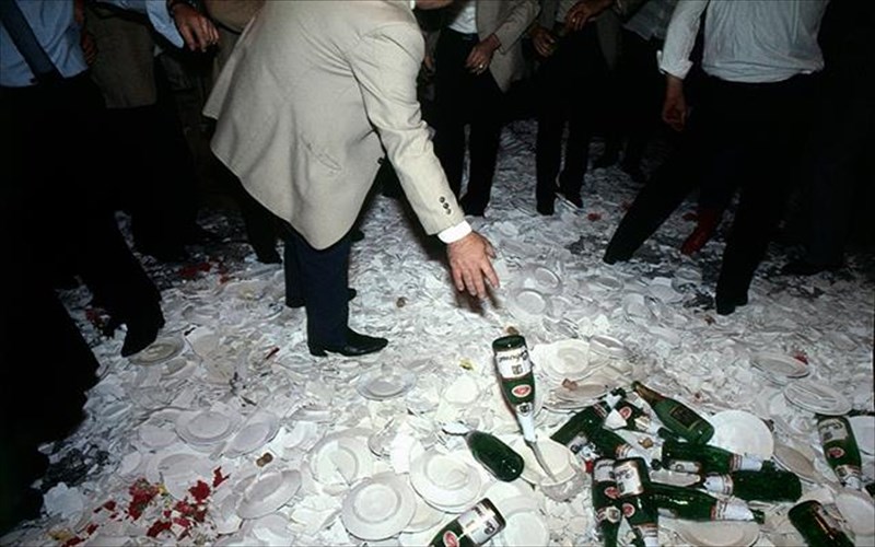 o-manolis-mpampousis-parousiazei-something-stupid-sto-romantso