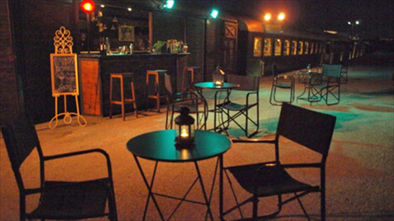 to-treno-sto-rouf-ginetai-kalokairino