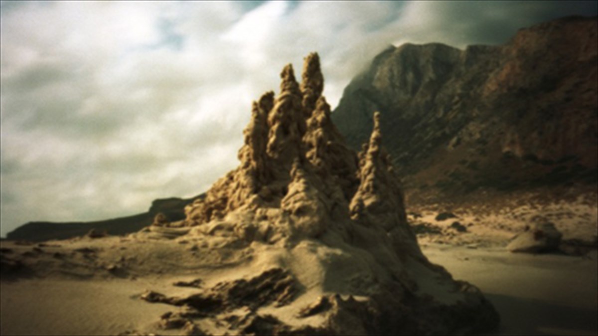 topia-apo-ammo-kai-ksulo-metamorfonontai