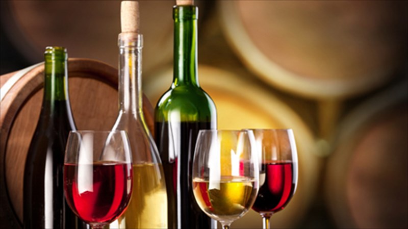 menou-geusignosias-me-krasi-apo-to-oinopoieio-douloufaki