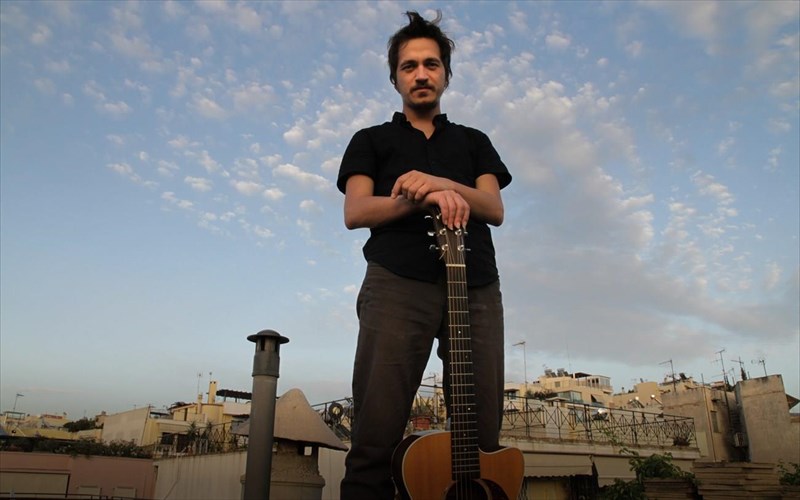 o-moa-bones-live-stous-palaious-fournous-tis-texnopolis