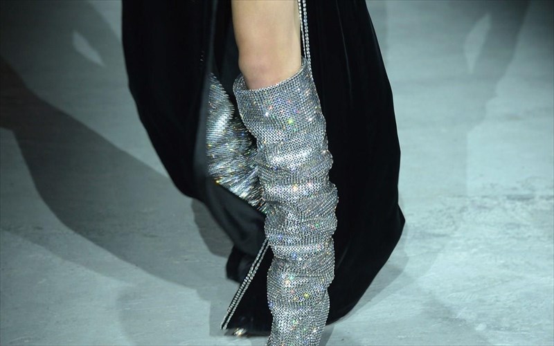 ti-ginetai-otan-ena-zeugari-mpotes-kostizei-simera-12000-euro