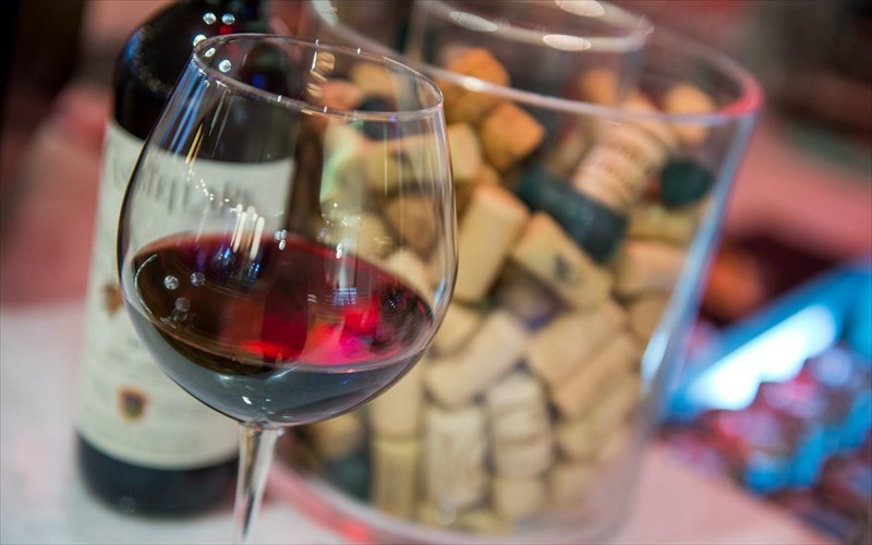 to-napolitivo-diigeitai-istories-italikou-krasiou-tis-paraskeues