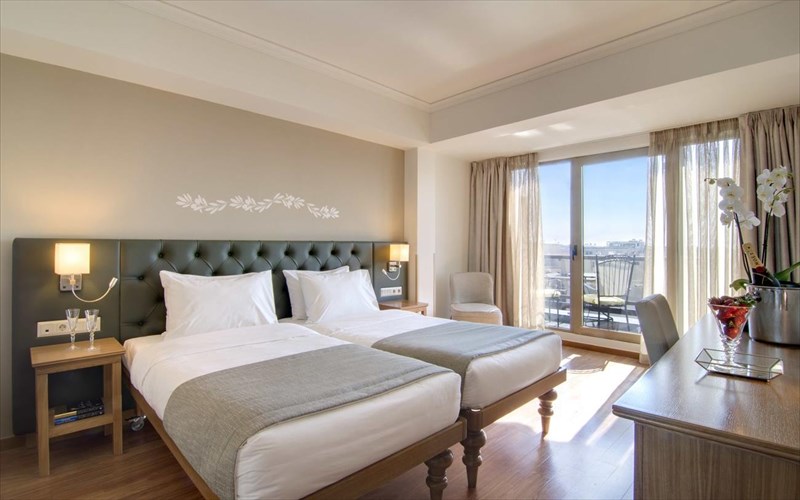 to-ksenodoxeio-titania-allakse