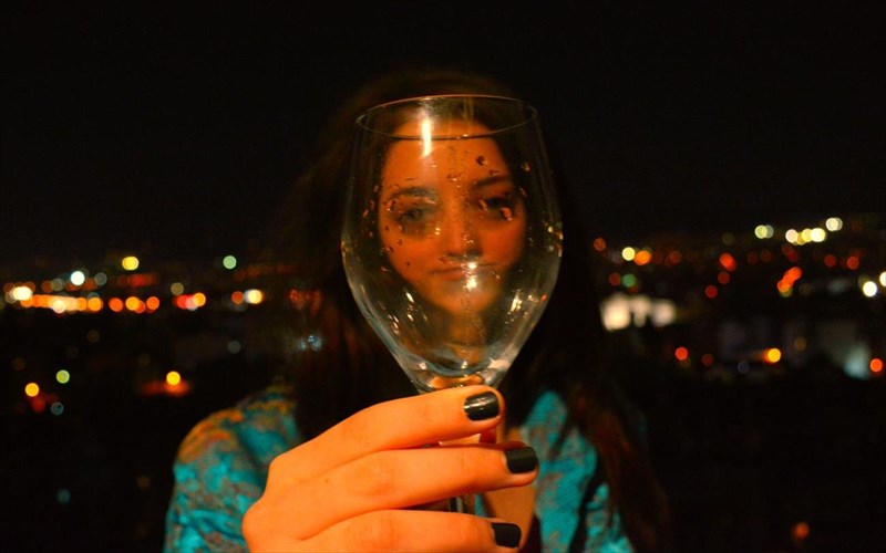 i-alli-opsi-tou-nomismatos-apo-eksi-neous-fotografous