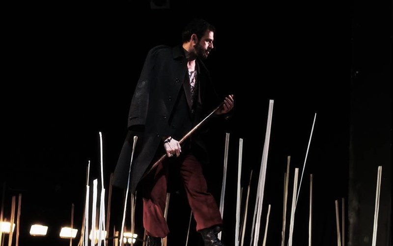 o-zitianos-tou-karkabitsa-sto-neo-theatro-katerina-basilakou