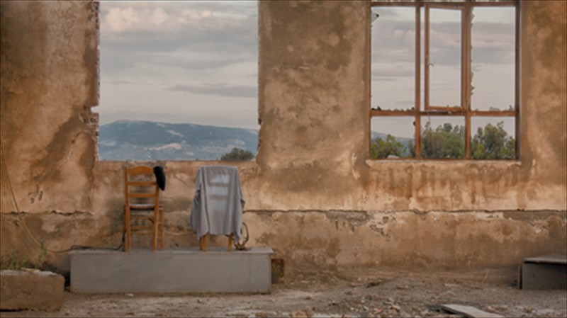 mia-fotografiki-outopia-me-tin-upostiriksi-ton-giatron-tou-kosmou