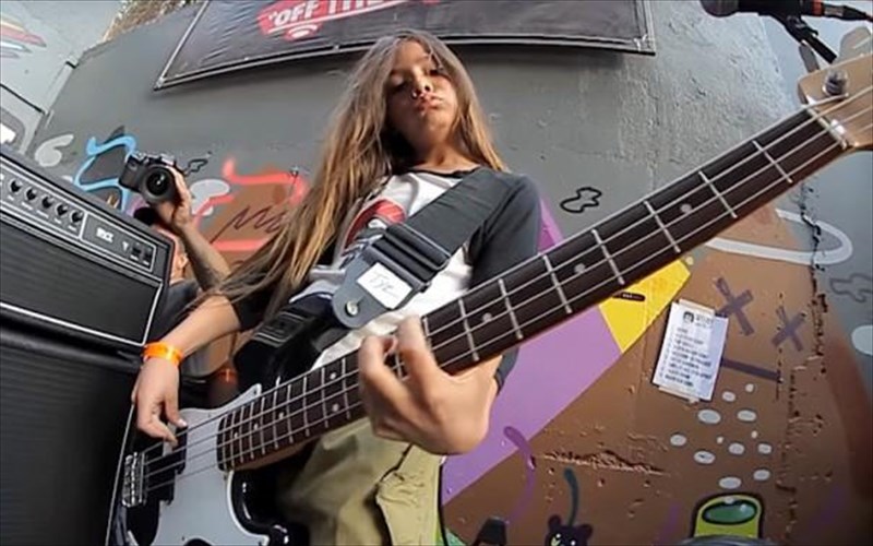 oi-korn-epistrateuoun-ton-gio-tou-mpasista-ton-metallica