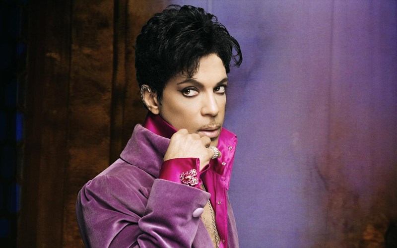 aposurthike-to-neo-ep-tou-prince-alla-epanekdidetai-to-purple-rain-se-binulio