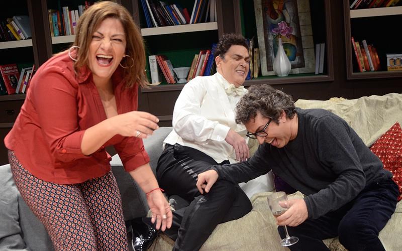 kritiki-astikes-abrotites-me-dialeimma-entonon-koinonikon-sugkrouseon