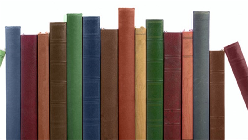 i-eleni-priobolou-se-oneirikes-muthistorimatikes-diadromes