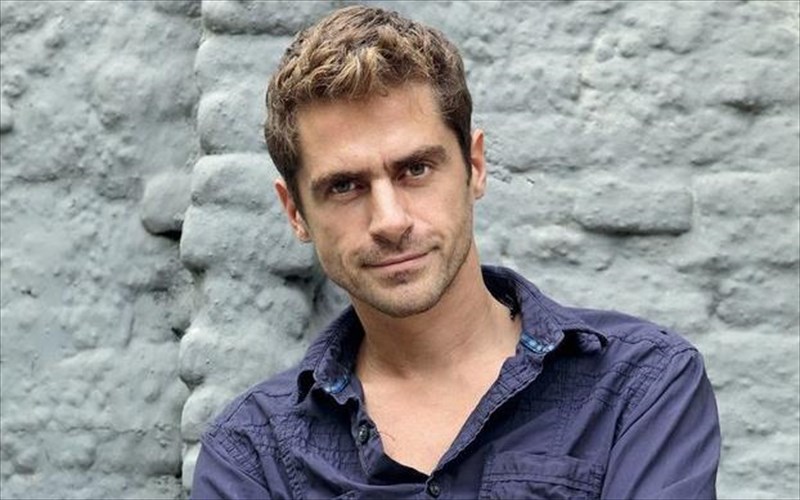 i-upokritiki-ton-21o-aiona-me-ton-dimitri-lalo-sto-tempusverum--en-athinais-en-athinais