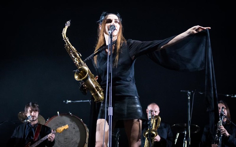 kukloforei-neo-single-apo-tin-pJ-harvey